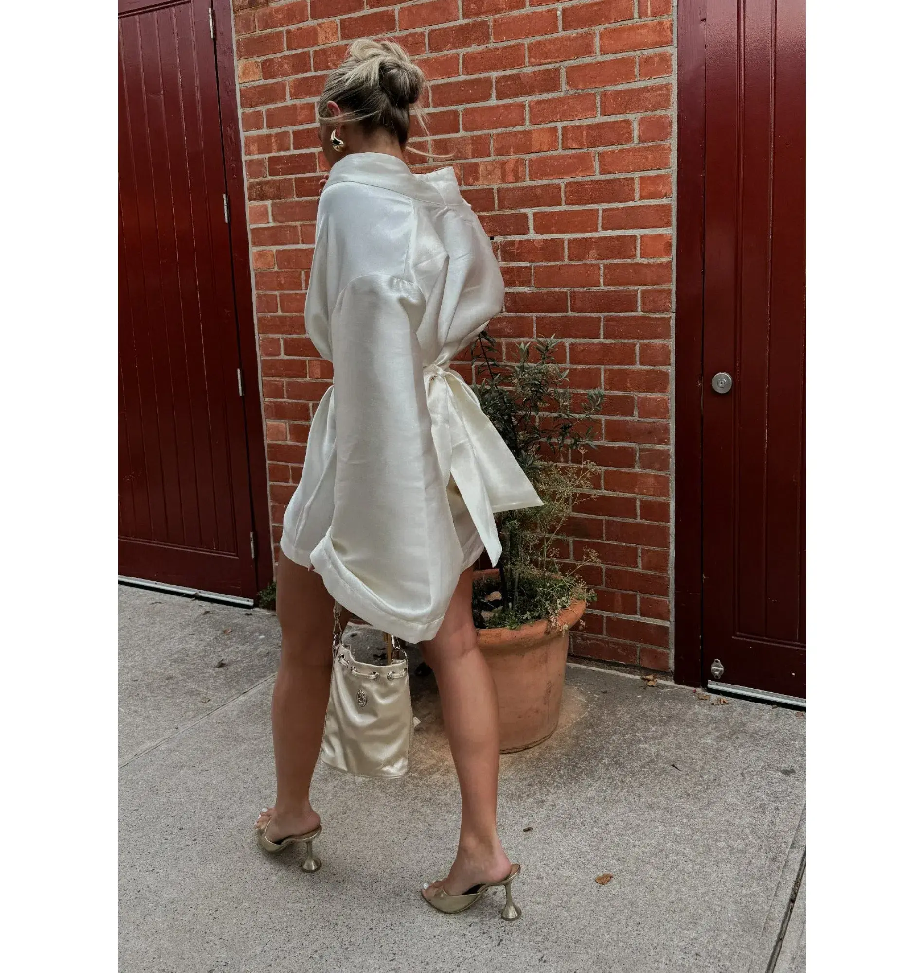 Khirzad Femme Rio Robe Short Ivory Size M / AU 10 - Image 3