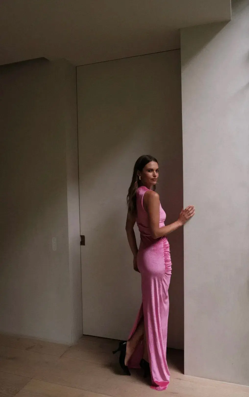 With Harper Lu Ruched Velour Maxi Dress Fuchsia Size M / AU 10 - Image 9