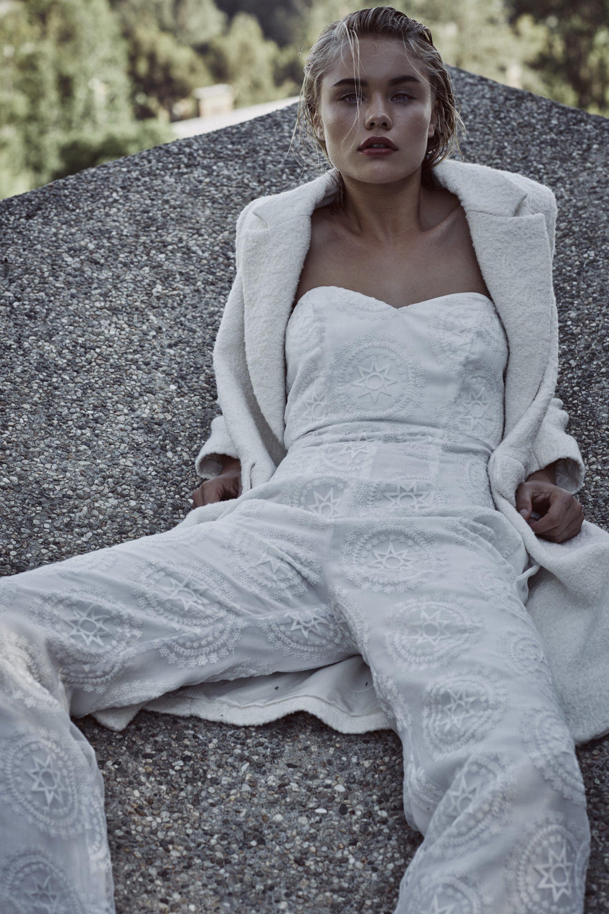 Stone Cold Fox Oak Jumper White One Size  - Image 2