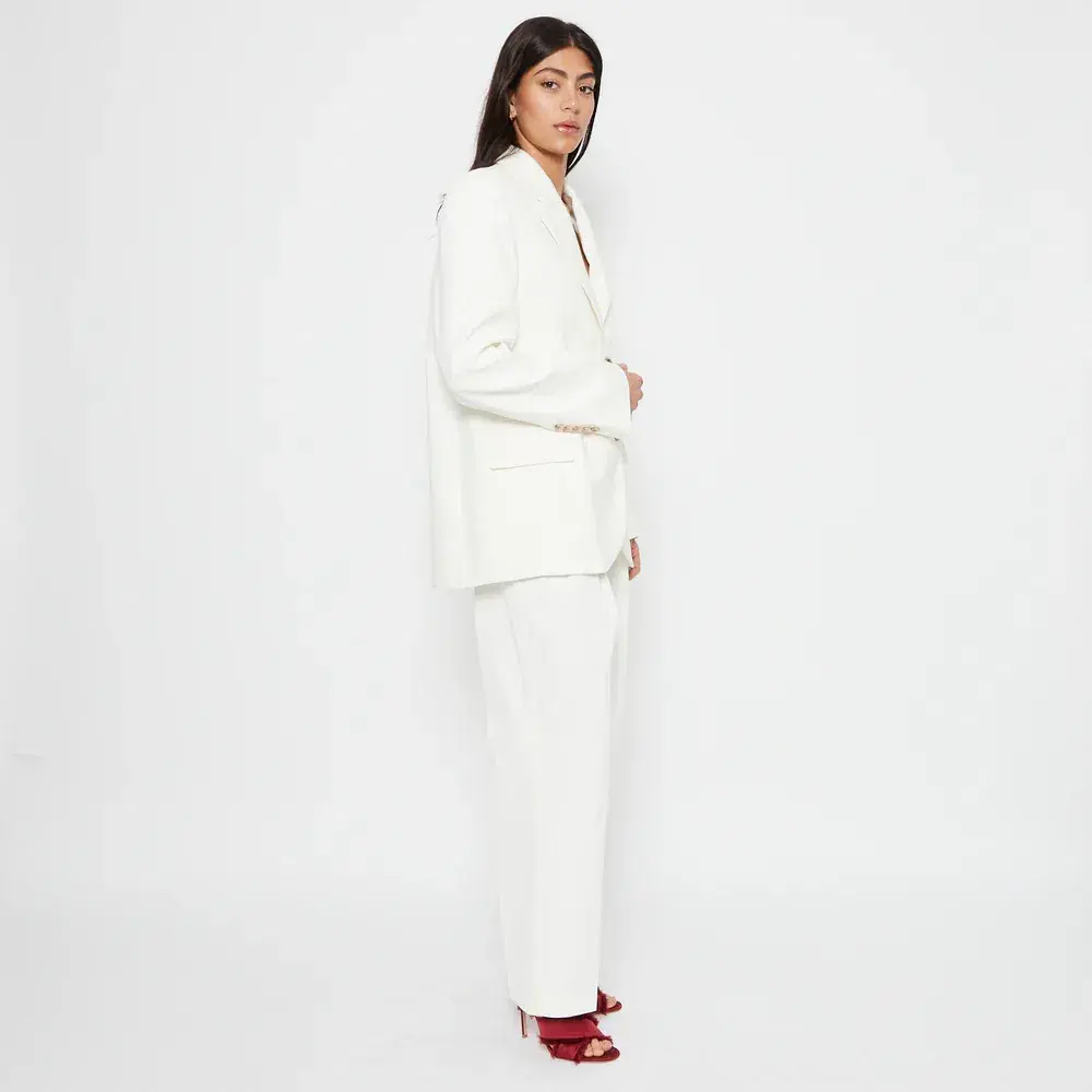 Camilla & Marc Raleigh Two-Piece Suit Cream Size 10  - Image 4