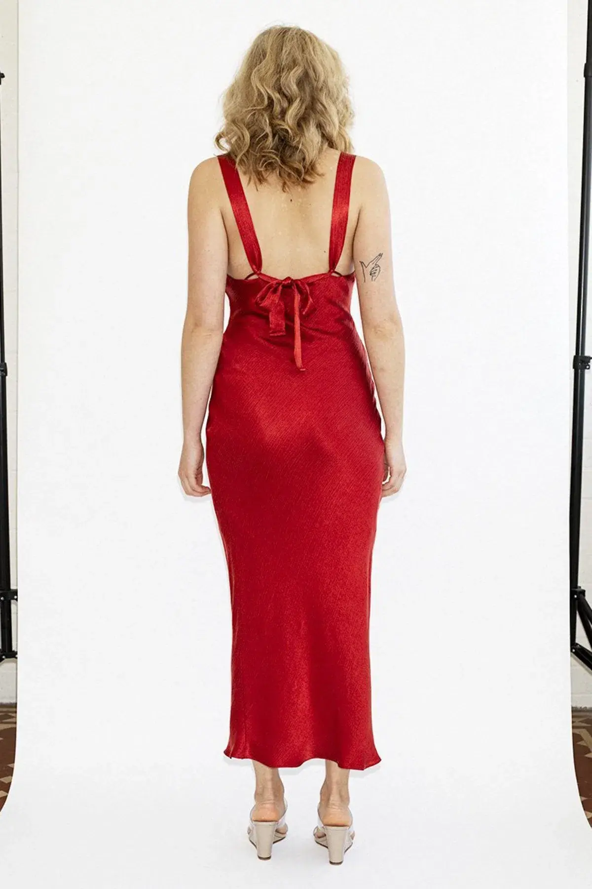 Third Form Intrigue Bias Midi Dress Red Size 8  - Image 4