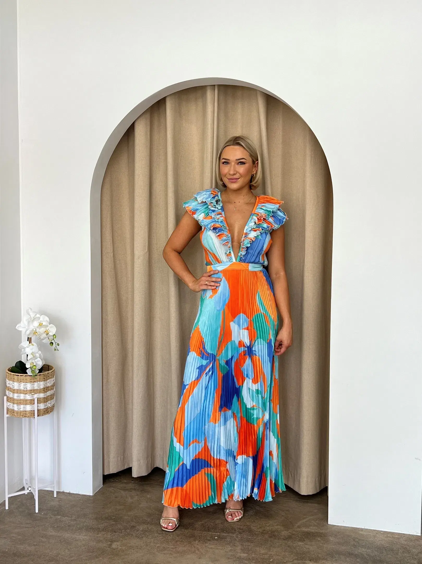 L'Idee Tuileries Split Gown Capri Orange Size 10 - Image 1
