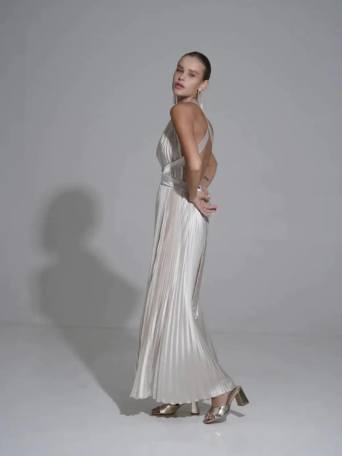 L'Idee Moderniste Gown Champagne Size AU 6  - Image 4