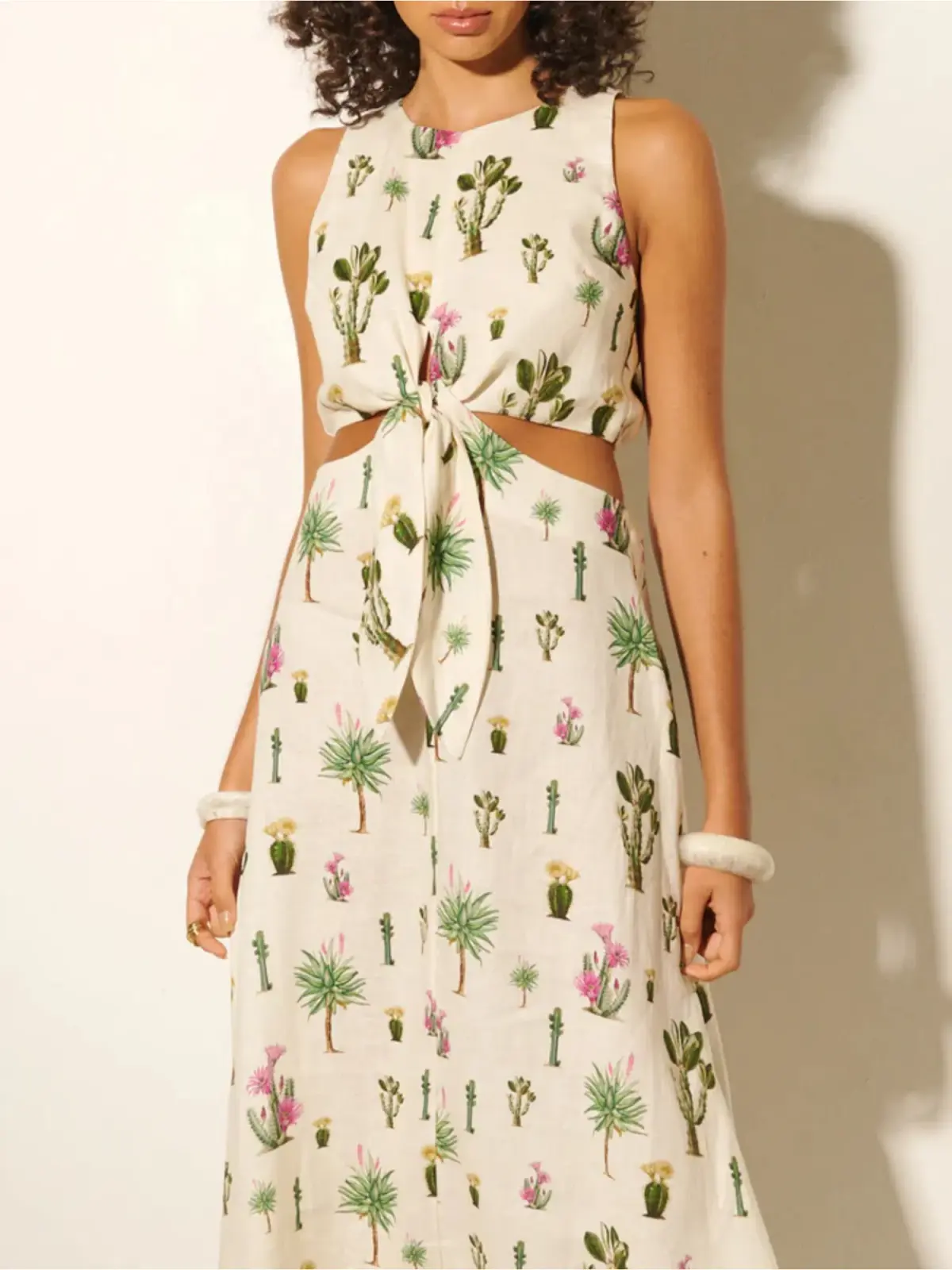 Kivari Saguaro Cut Out Maxi Dress in Print Size AU 8 - Image 3