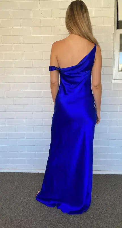 Natalie Rolt Monika Gown Electric Blue Size 8  - Image 4