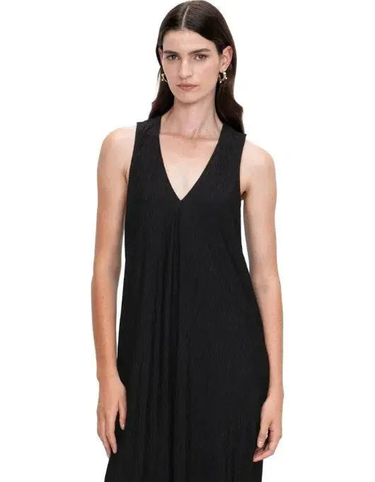 Veronika Maine Textured Plisse Midi Dress Black Size 6 for rent on The Volte - main image