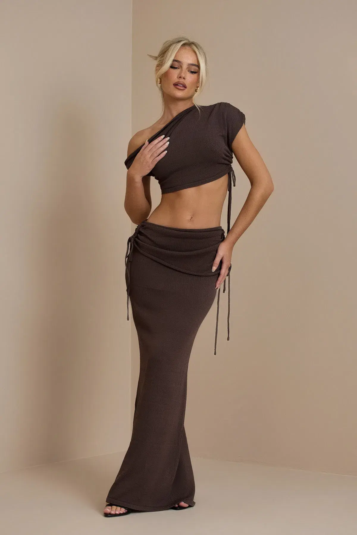 Wander Doll Yris Knit Coord Set in Chocolate Size 8 - Image 2