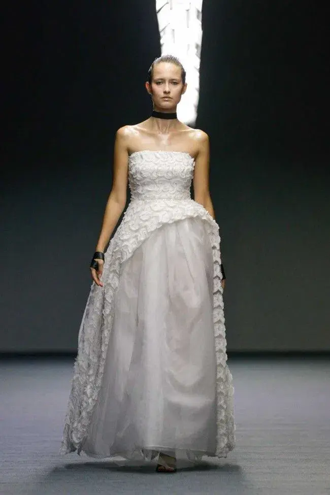 Carla Zampatti Orchid Strapless Flora Lace Wedding Dress White Size 6 for rent on The Volte - main image