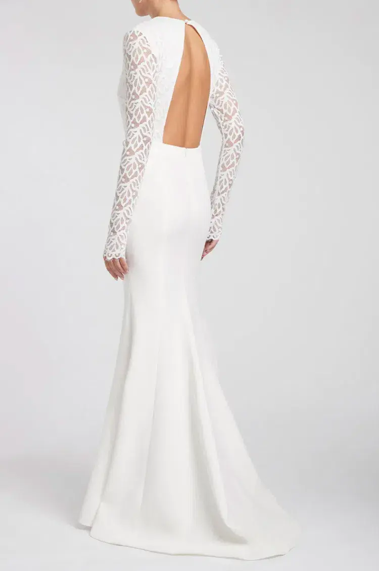 Rebecca Vallance Harper Gown Ivory Size AU 8  - Image 3