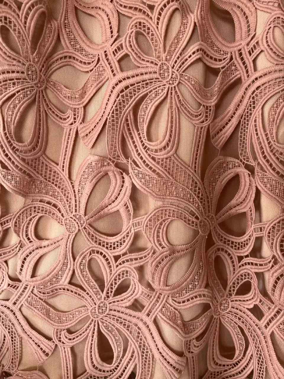 Elliatt Sight Embroidery Cold Shoulder Midi Dress Chalk Pink Size L / AU 12 - Image 5