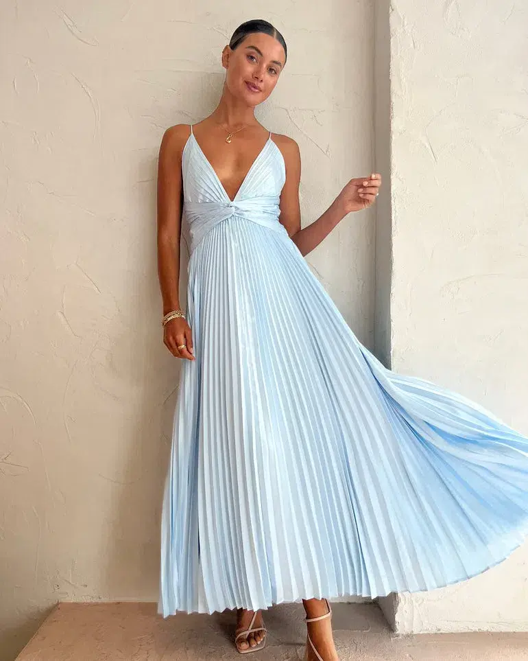 Issy Orla Dress in Blue Size 6  - Image 2