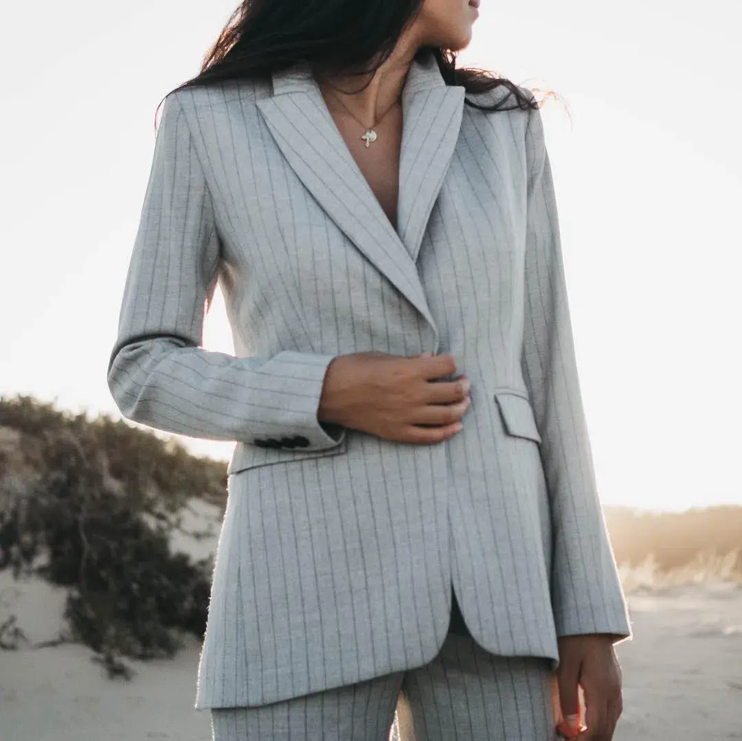 Farage Dylan Woolblend Suit in Gray Pinstripe Size 6 - Image 2