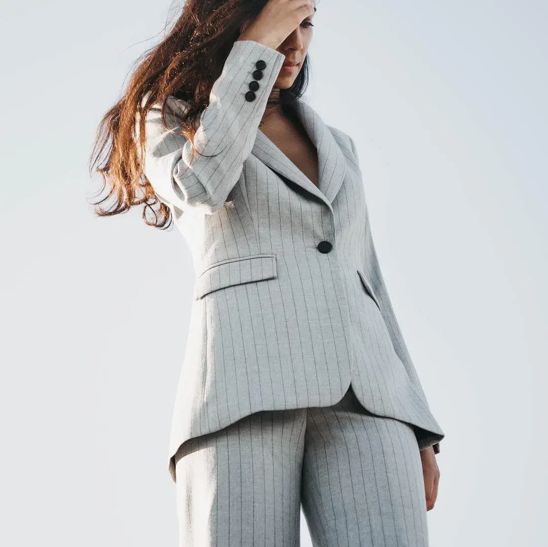 Farage Dylan Woolblend Suit in Gray Pinstripe Size 6 - Image 1