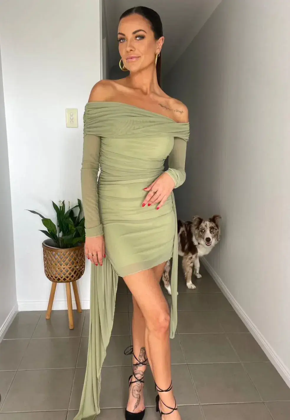 Benni Yasmin Off Shoulder Mini Dress Green Size M/Au 10 - Image 6