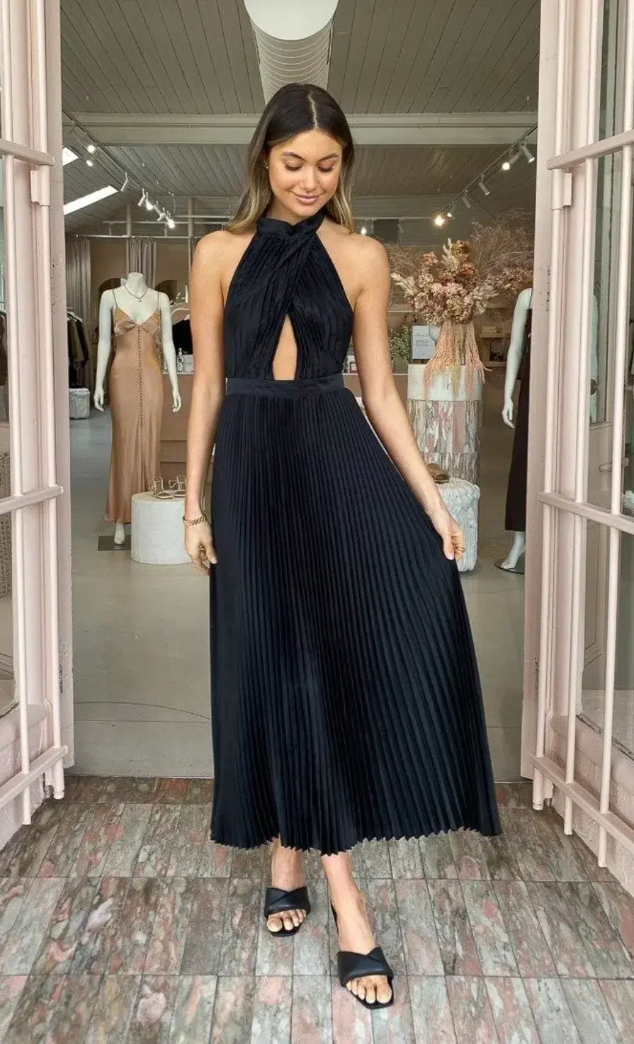 L'idee Renaissance Gown In Noir Size AU 10  - Image 1