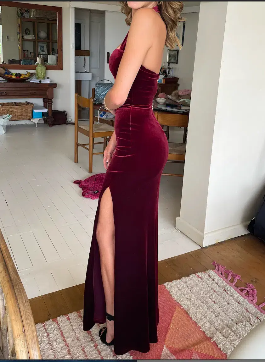Love Nookie Vera Velvet Gown in Wine Red Size 8 - Image 4