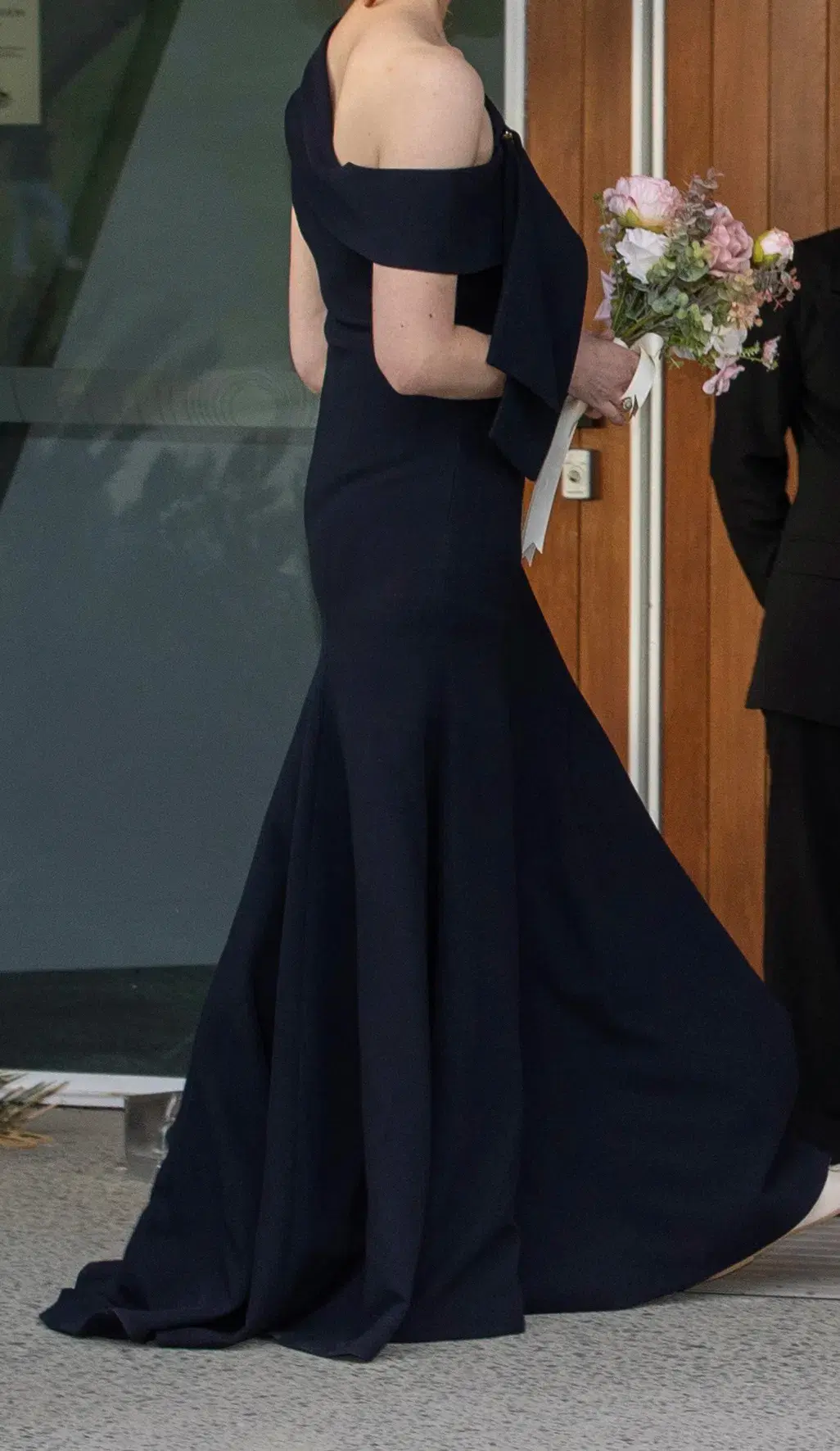 Carla Zampatti Crepe Fascia Asymmetrical Floor Length Gown  Navy Size 8 - Image 6