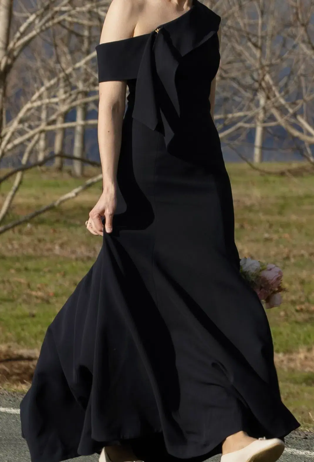 Carla Zampatti Crepe Fascia Asymmetrical Floor Length Gown  Navy Size 8 - Image 5