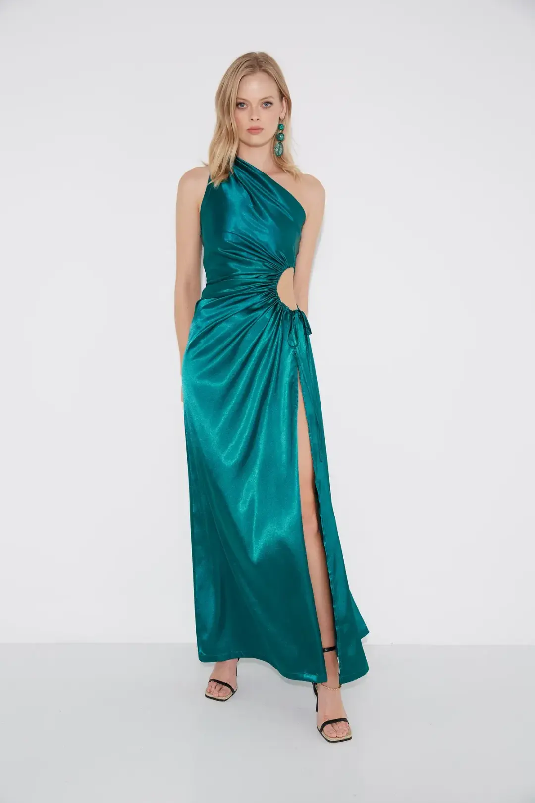 SONYA MODA NOUR MAXI GOWN SIZE 8 for rent on The Volte - main image