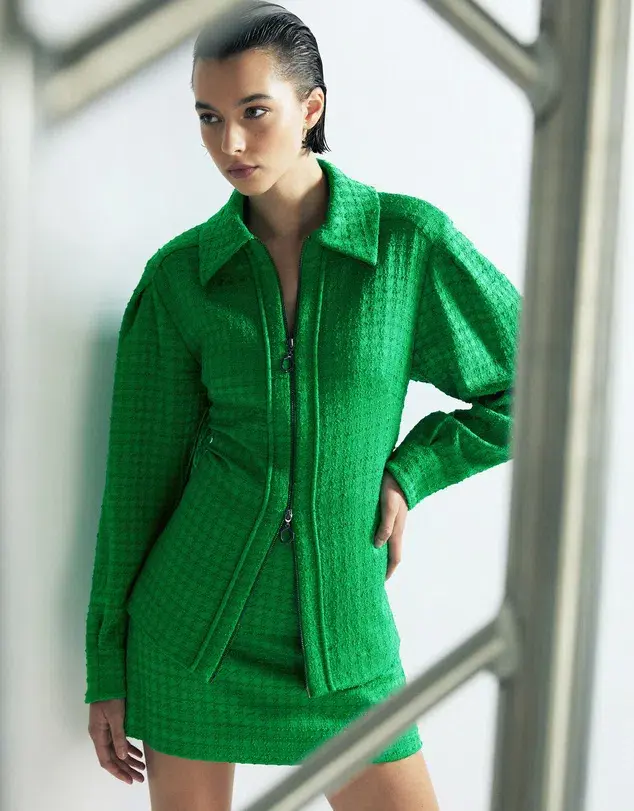 Cue Houndstooth Tweed Shirt Jacket Blazer Size 8 and Mini Skirt Size 10 Set Apple Green  - Image 4