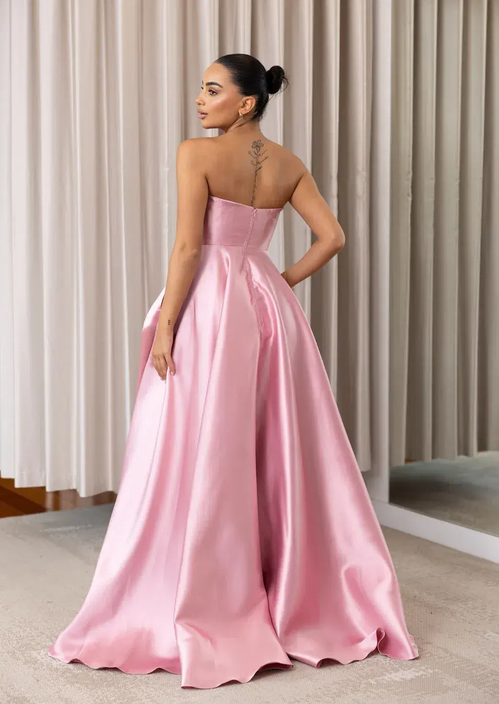 Nicoletta Emmeline Gown in Soft Pink Size 8   - Image 2
