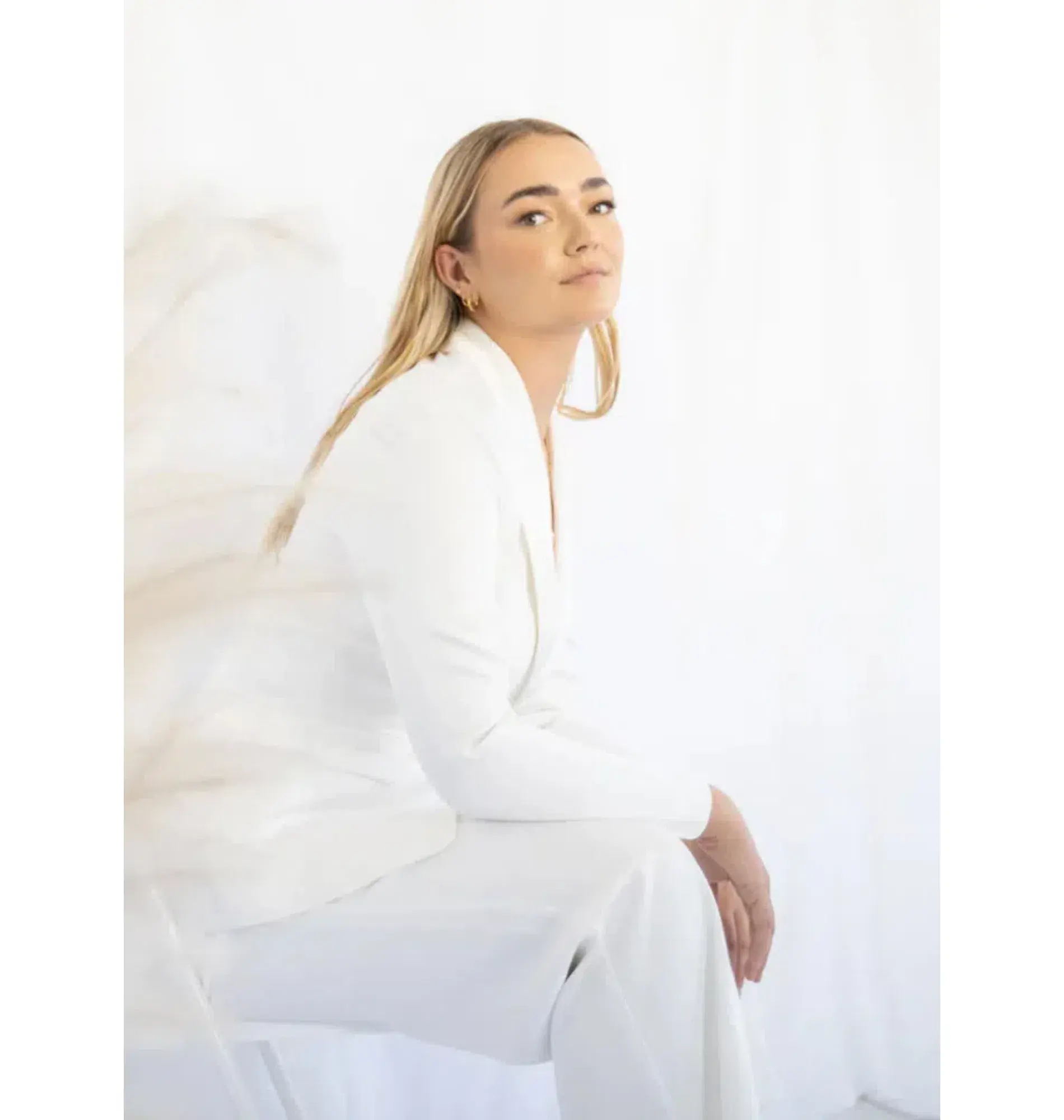 Sheike Yours Truly Two-Piece Suit White Size 8 - Image 2