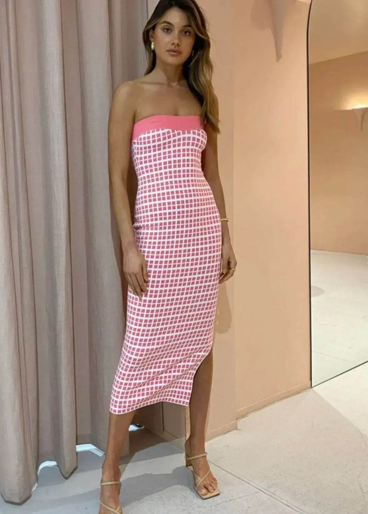 By Johnny Isabella Check Knit Midi Dress in Pink Size 8 - Image 4