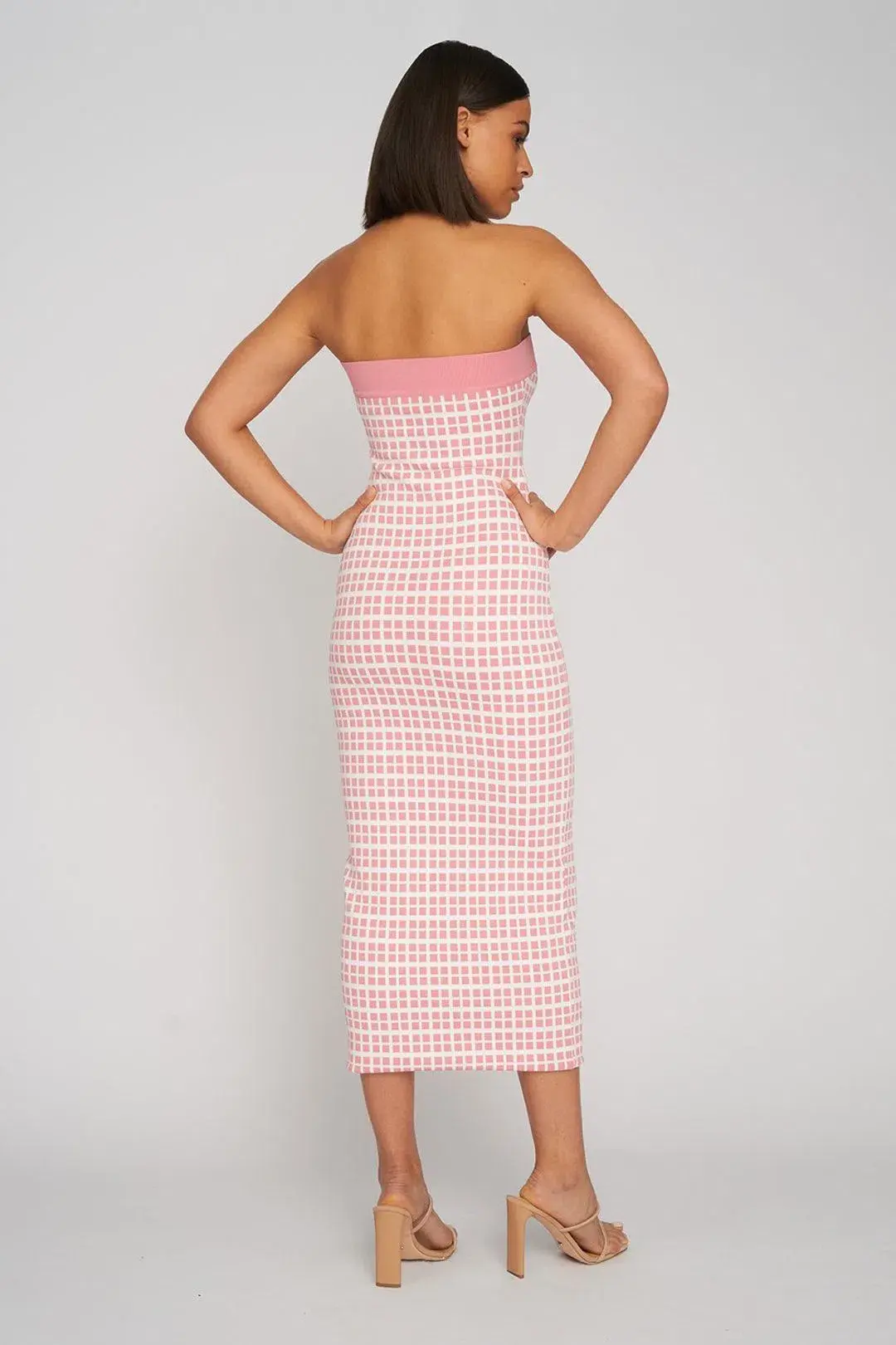 By Johnny Isabella Check Knit Midi Dress in Pink Size 8 - Image 2