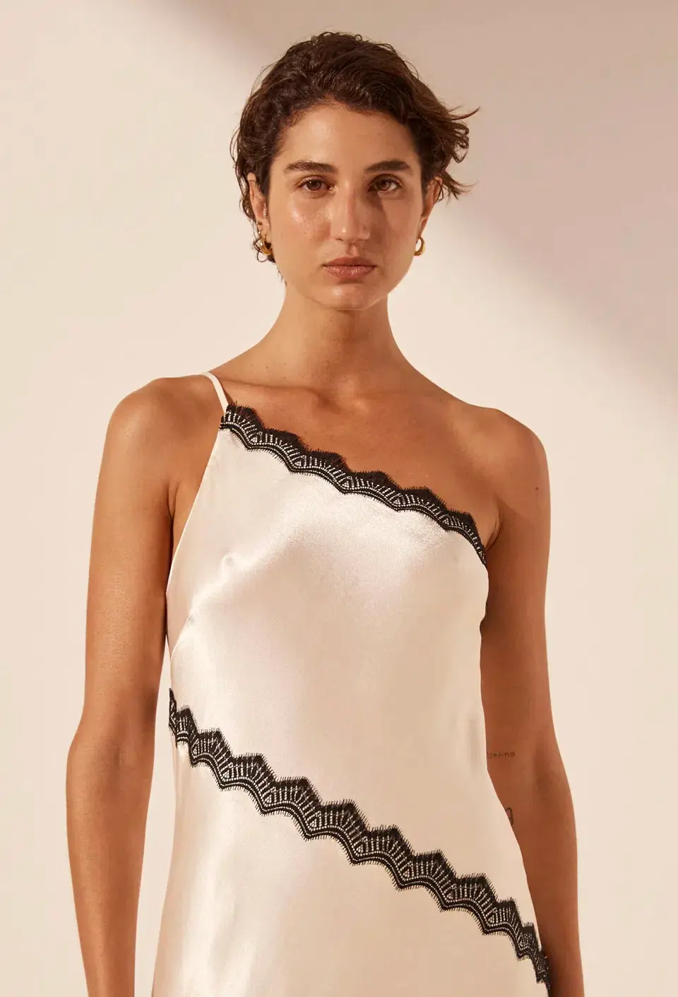 Shona Joy Camille Lace Asymmetrical Maxi Dress in Cream/Black Size 10 - Image 4