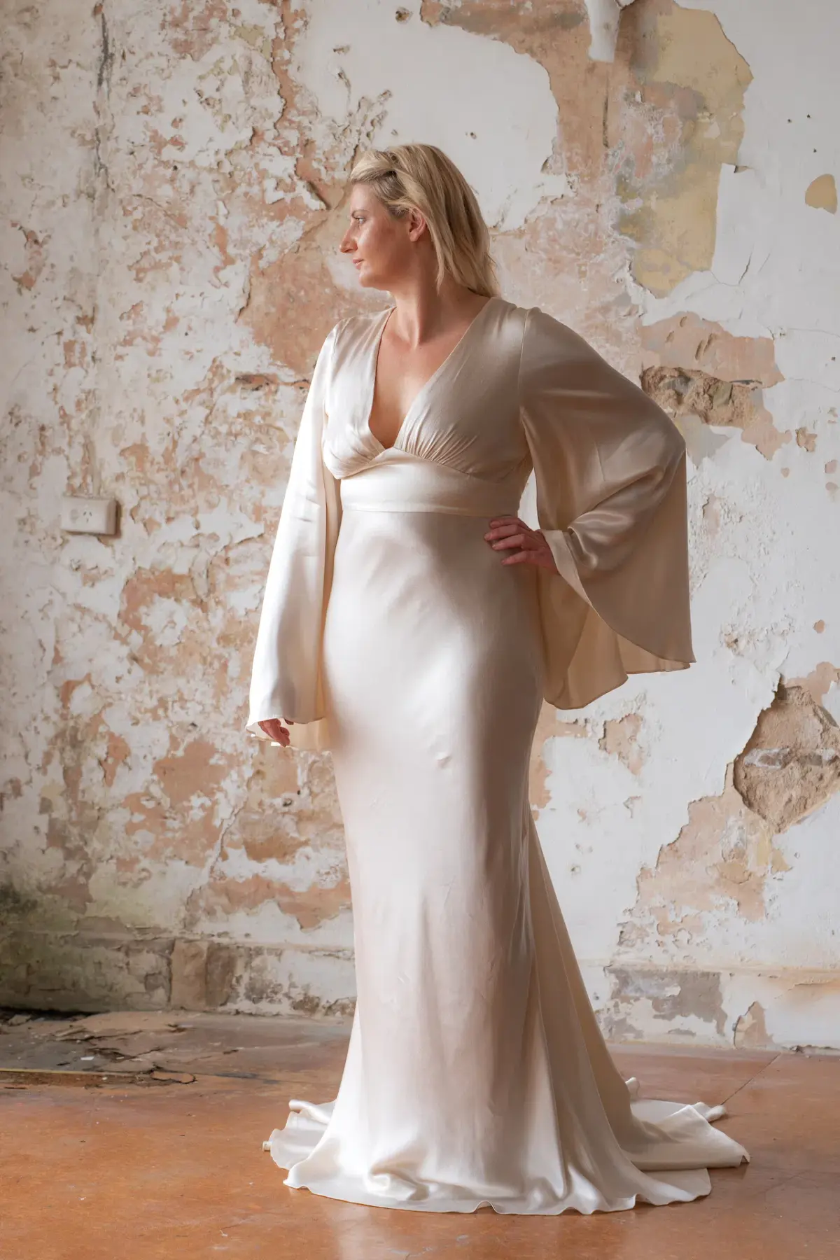 Shona Joy signature la lune Backless Maxi Dress Cream Size 14 circle sleeve - Image 2
