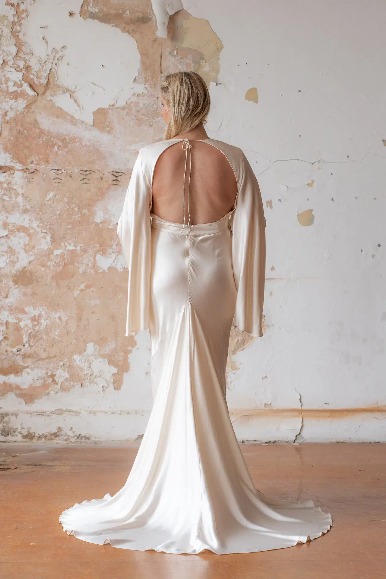 Shona Joy signature la lune Backless Maxi Dress Cream Size 14 circle sleeve - Image 5