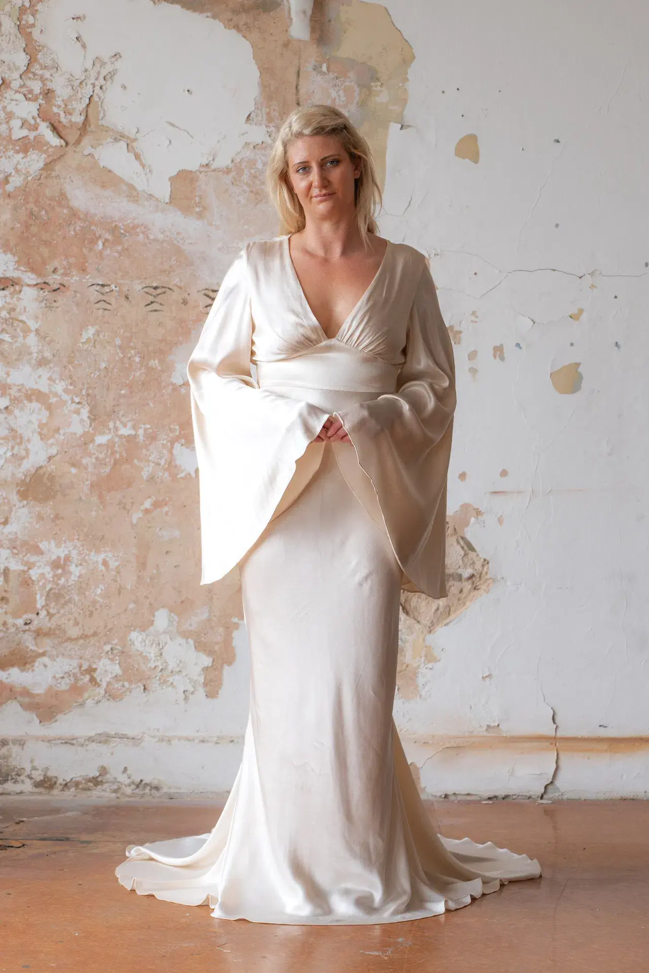 Shona Joy signature la lune Backless Maxi Dress Cream Size 14 circle sleeve - Image 4