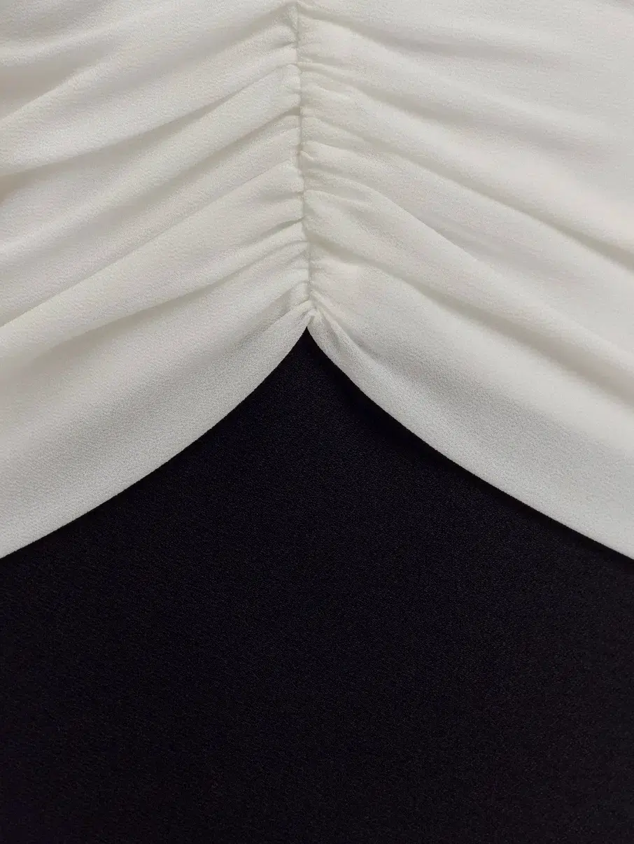 MESHKI Monique Contrast Maxi Dress Black White Size /Au12  - Image 4