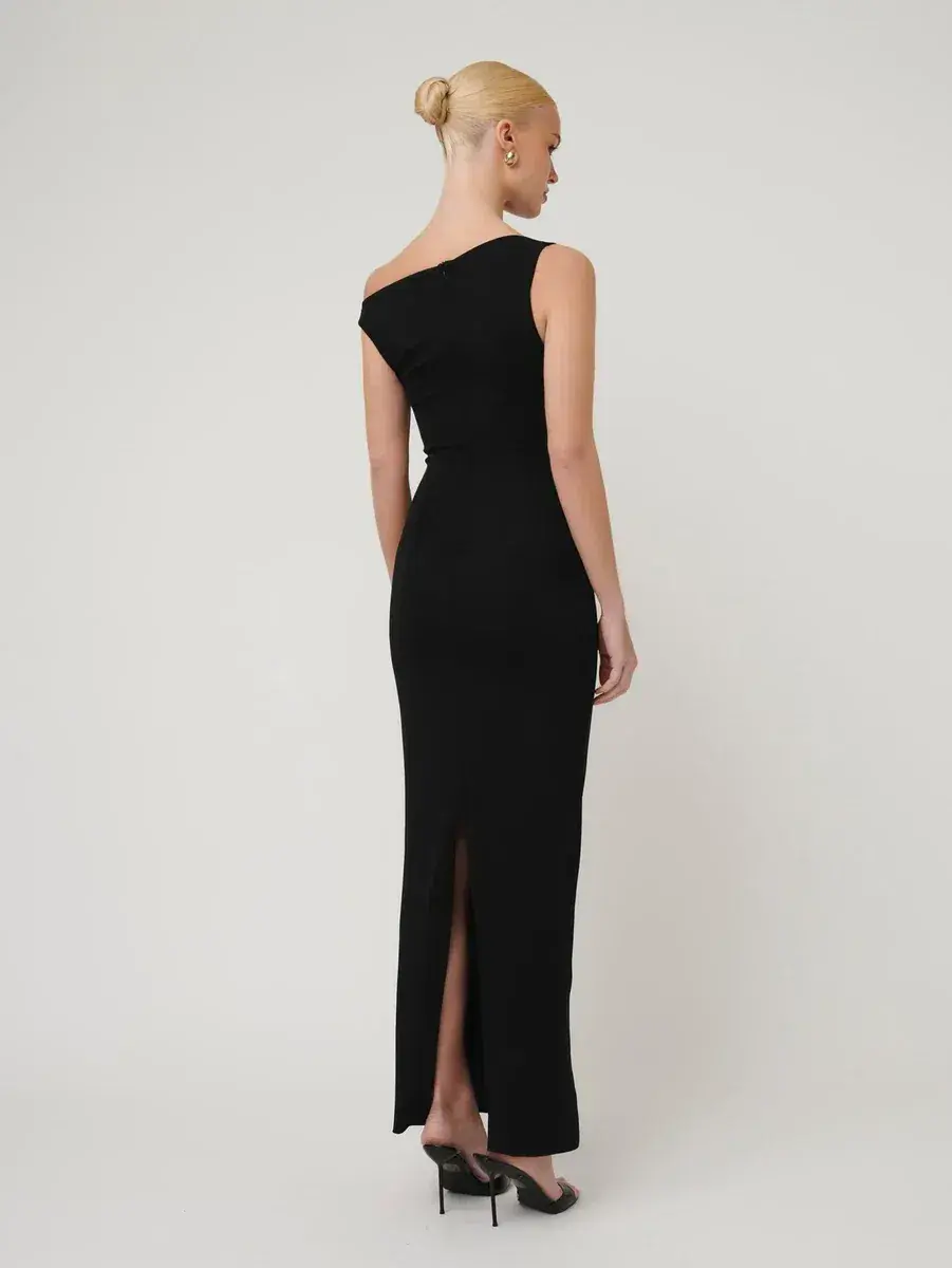 Effie Kats Inaya Gown Black Size 6 for rent on The Volte - main image