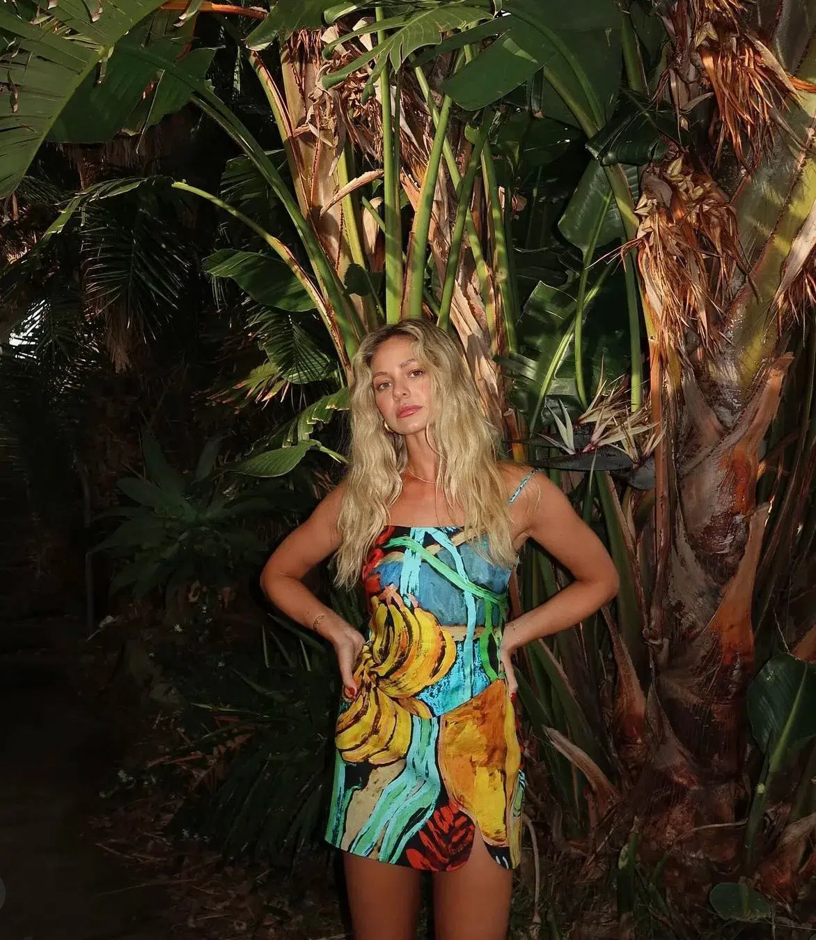 Venroy Silk Scarf Top and Mini Skirt Set Jamaica Scene Size 8  - Image 1