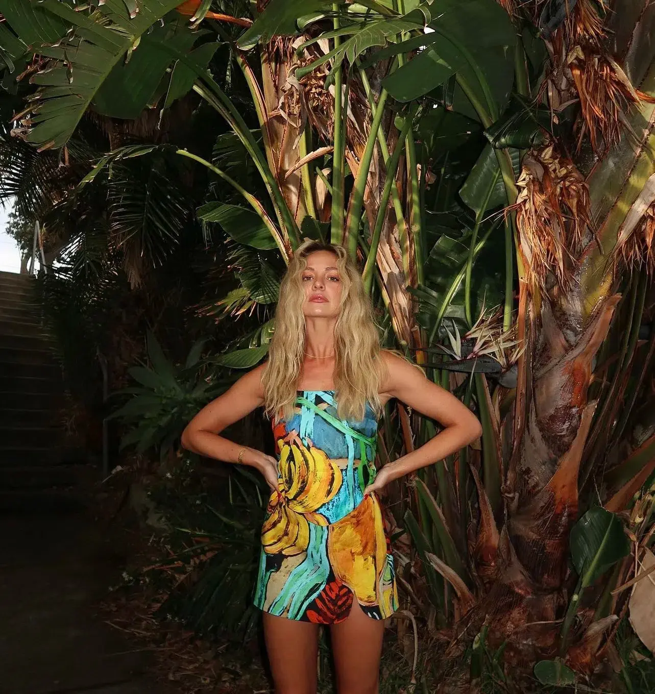 Venroy Silk Scarf Top and Mini Skirt Set Jamaica Scene Size 8  - Image 2