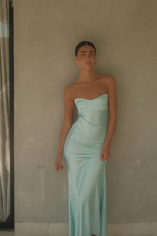 HNTR  Hugo Gown Aqua Size M/AU 10  - Image 2