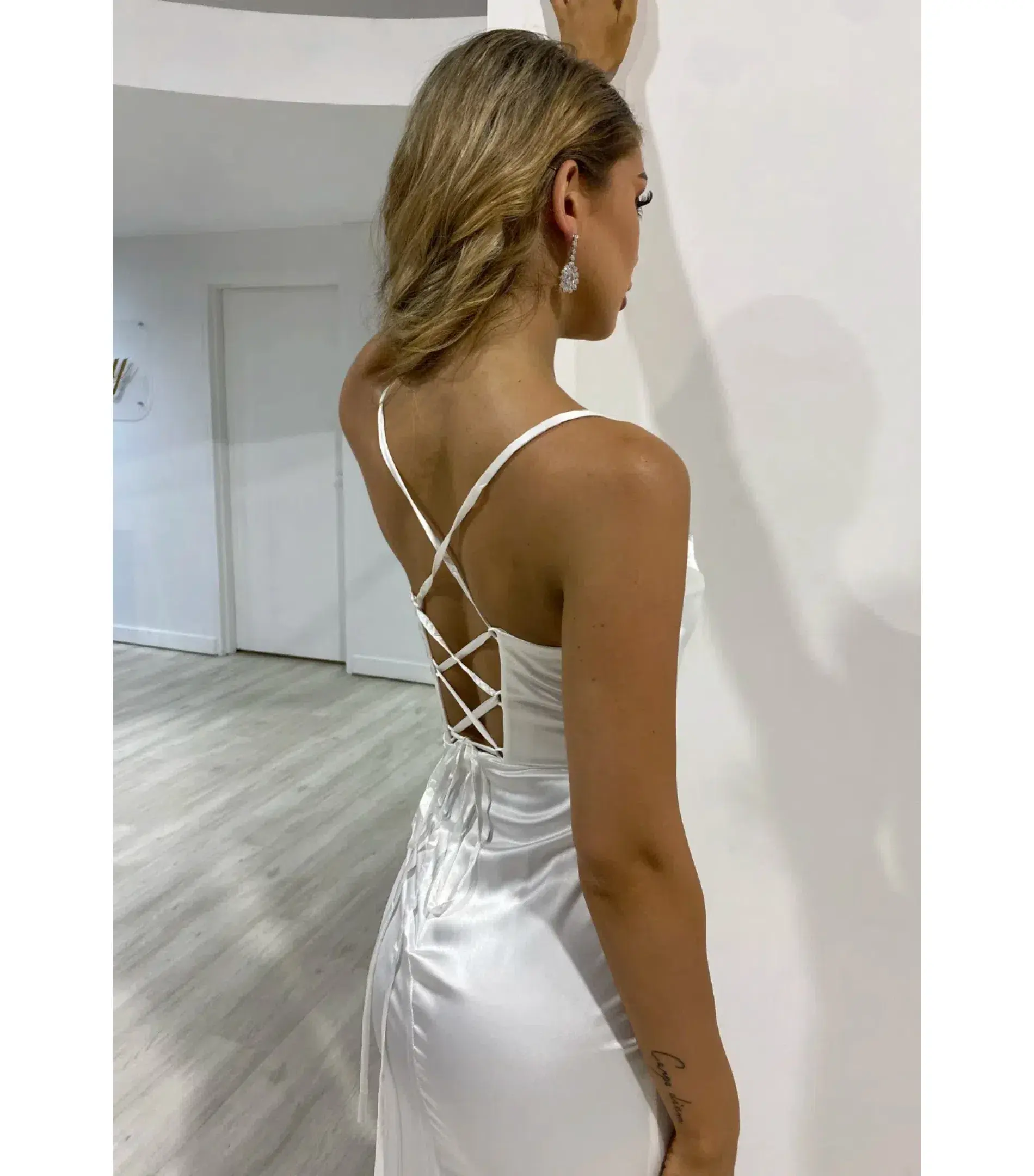 One Honey Couture Quinn Satin Lace Up Formal Dress Off White Size AU 6 - Image 3