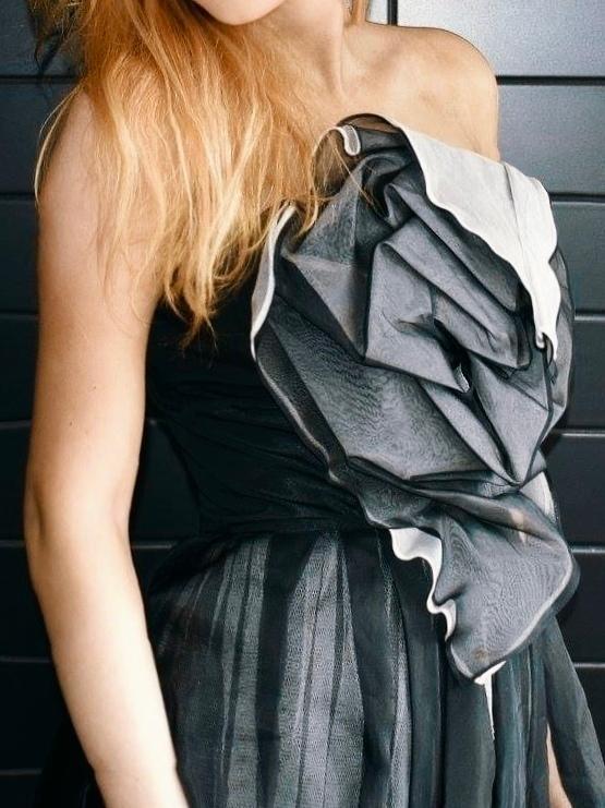 Carla Zampatti Organza Evening Gown Black Size 6 - Image 2