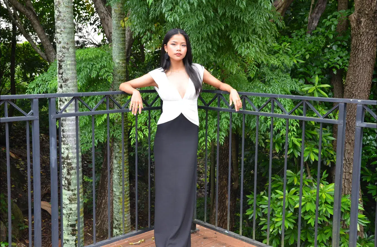 Monique Contrast Maxi Dress - Black MESHKI - Image 7