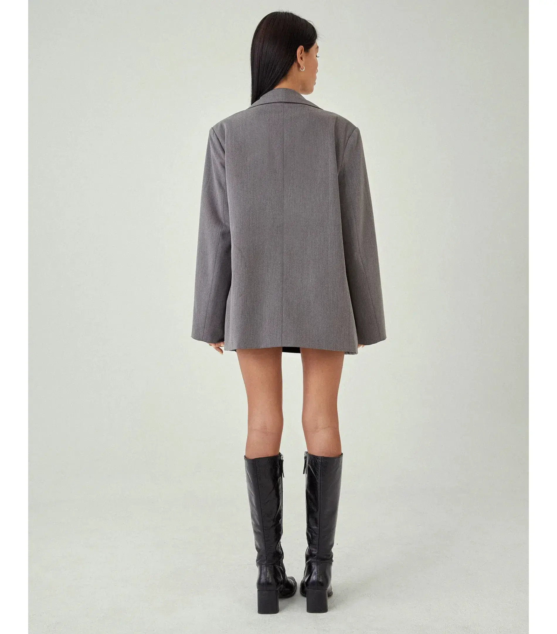 Motel Rocks Maiwa Blazer Size XS / AU 8 and Ima Mini Skirt Size M / AU 12 Set in Charcoal - Image 4