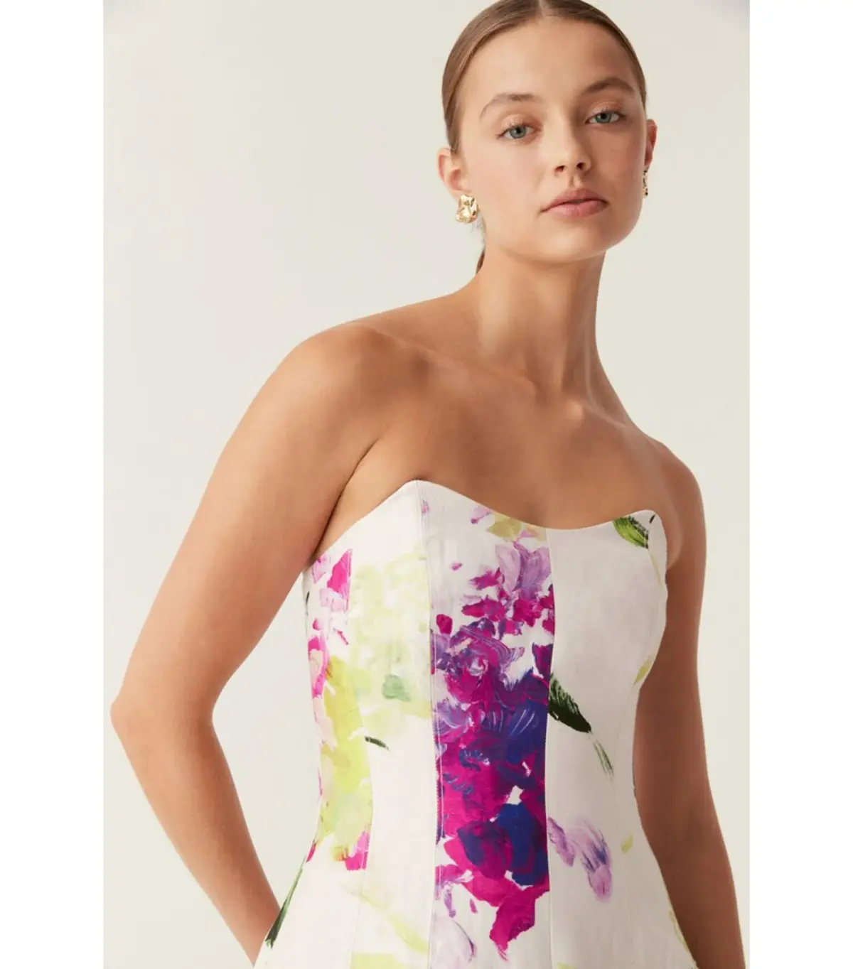 Aje Victoria Gown in Wild Hydrangea Size AU 8 - Image 4
