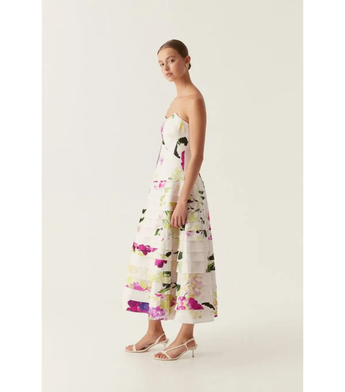 Aje Victoria Gown in Wild Hydrangea Size AU 8 - Image 3
