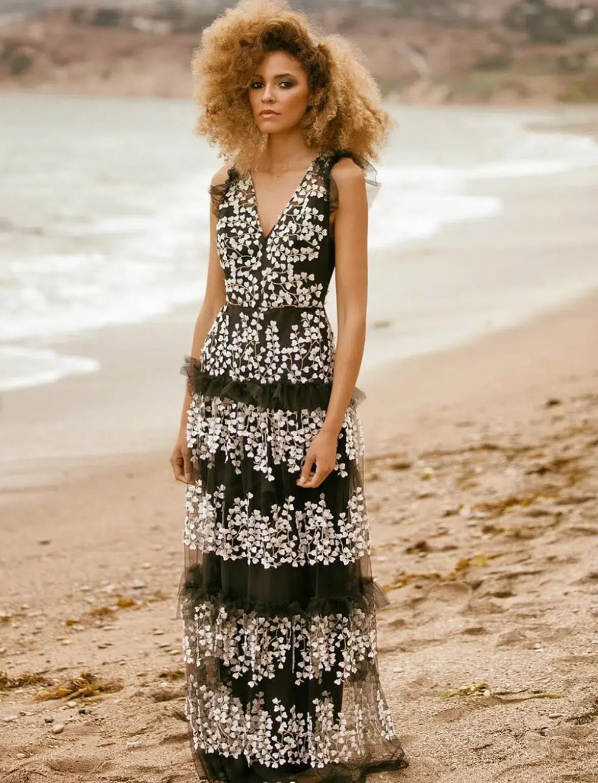 BCBGMAXARIA Floral Vine Applique Gown Black & White Size XS / AU 6 - Image 4