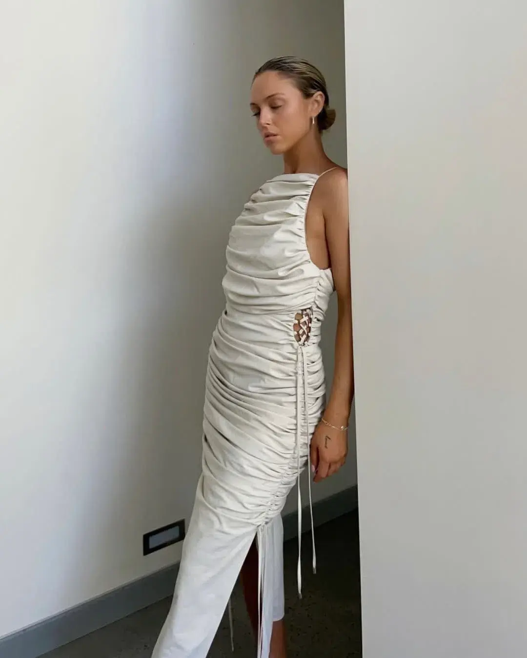 Rachel Gilbert Bailey Dress Shirred Midi Cream Size 6 - Image 1