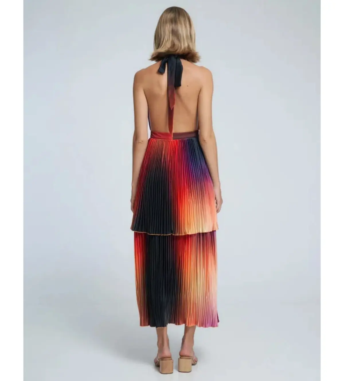 L’Idee Magnifique Gown Fire Size 8 - Image 3