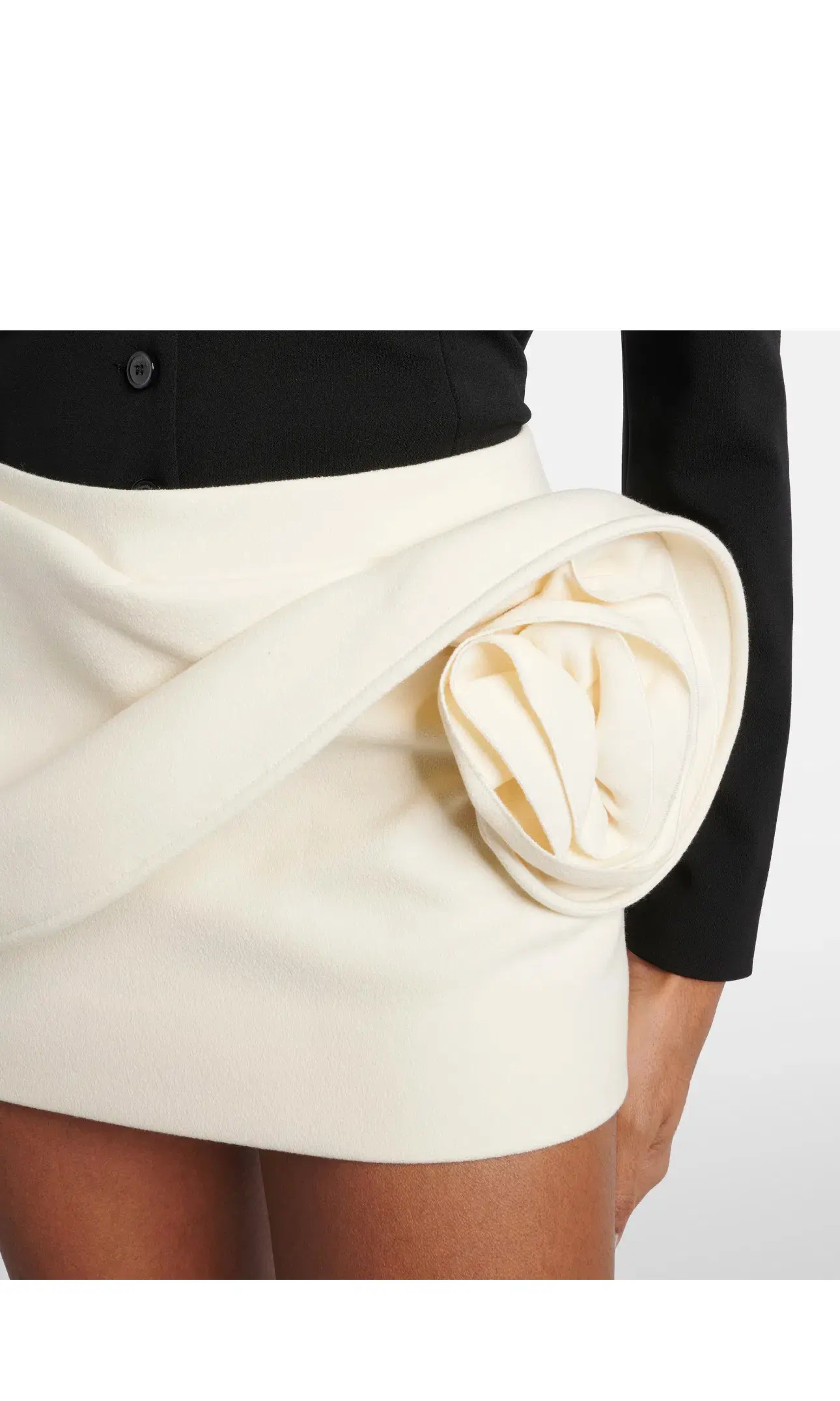 Magda Butrym Low Waist Floral Appliqué Cream Mini Size 6 - Image 4