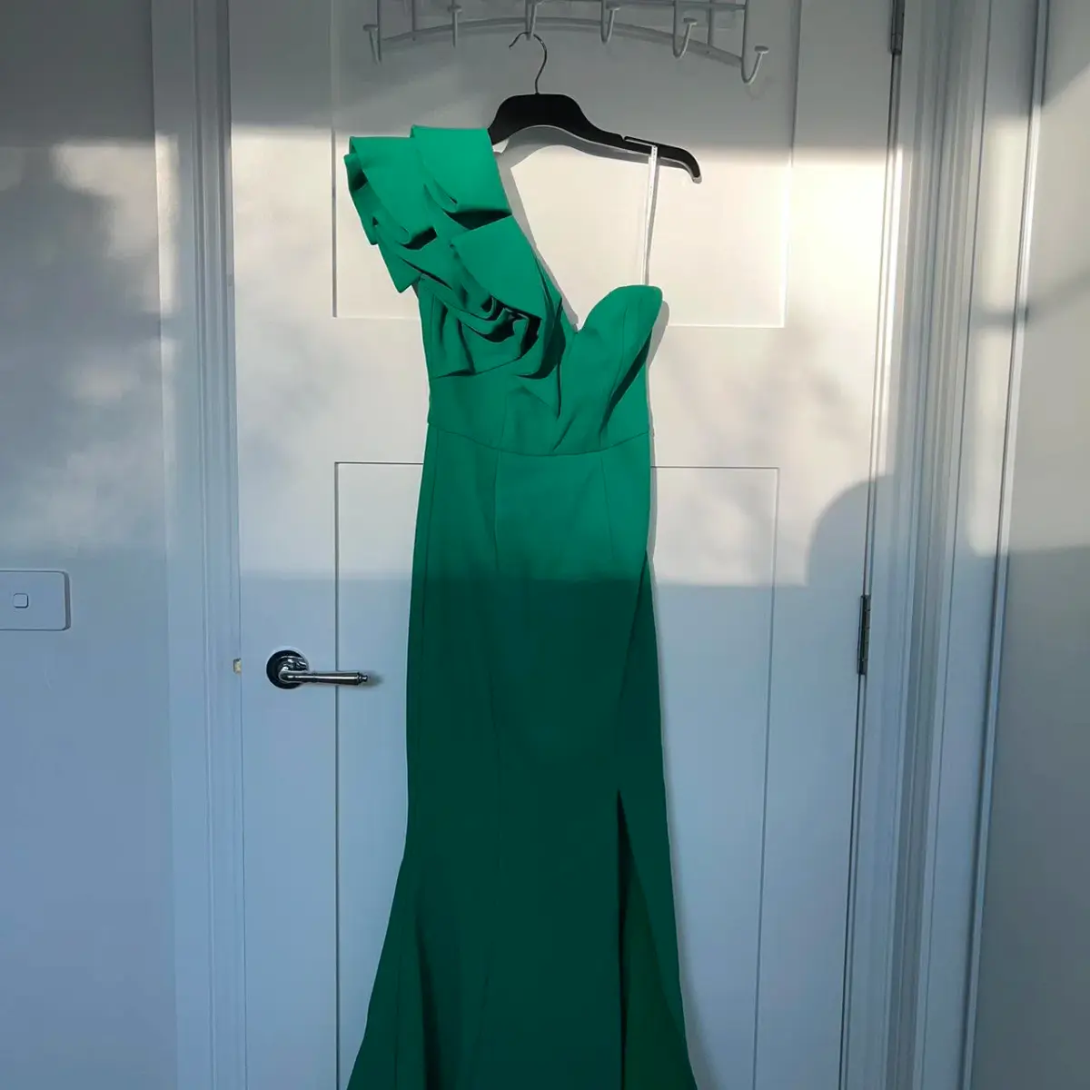 Sheike High Society Gown Green Size 14 - Image 3