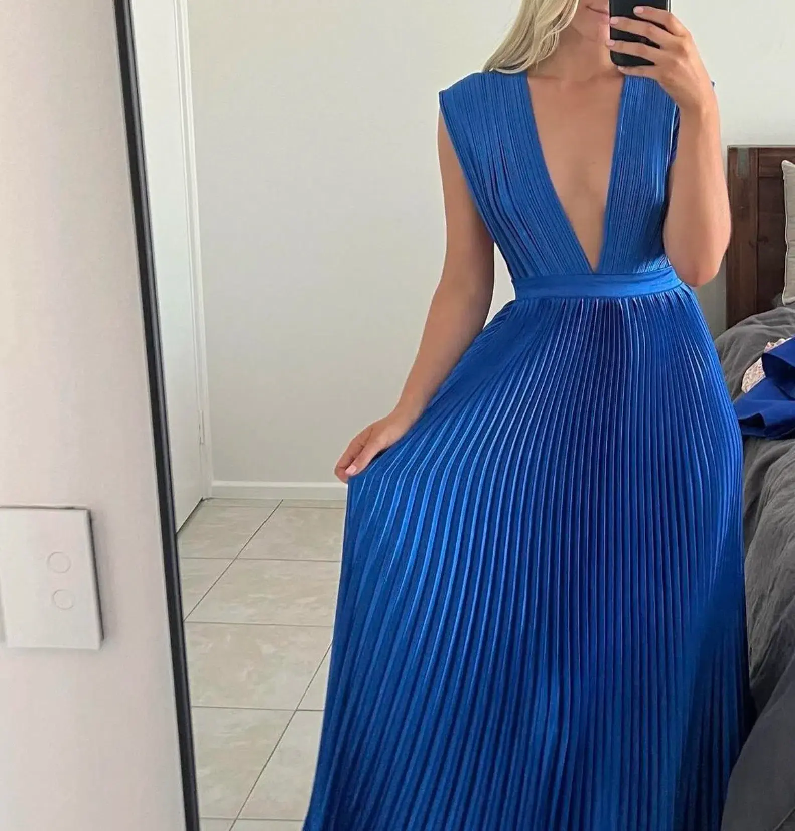 L'idée Renaissance Gown in Moroccan Blue Size 12 - Image 1