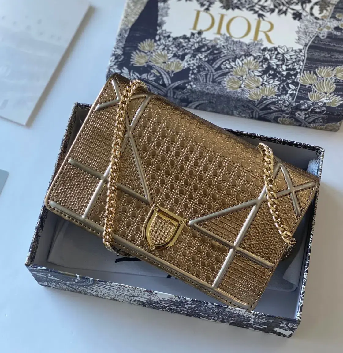 Dior Diorama Gold Bag - Image 3